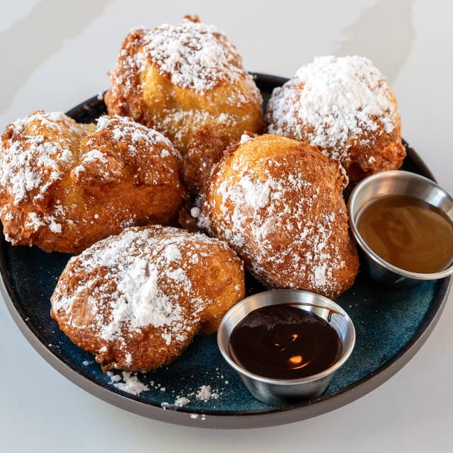 Beignets.